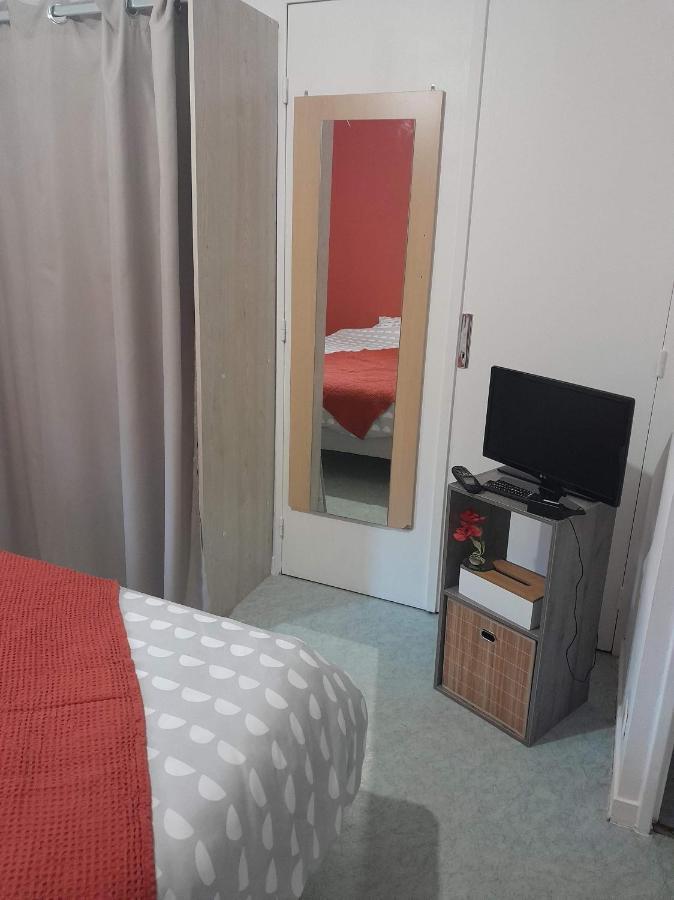 Chambre D'Hote Le Pin La Tour-du-Pin Eksteriør billede