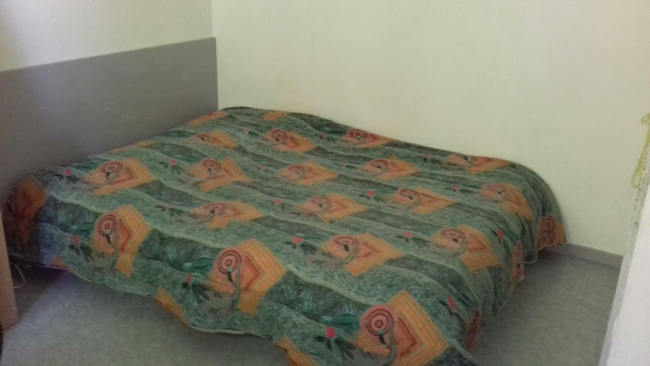 Chambre D'Hote Le Pin La Tour-du-Pin Eksteriør billede